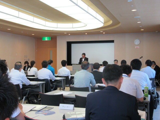 開講式での森岡塾長挨拶